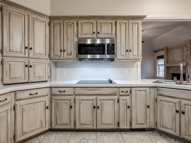 709 N Creek Drive, Edmond, OK 73034