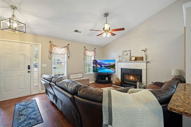 4306 Orange Court NW, Acworth, GA 30101