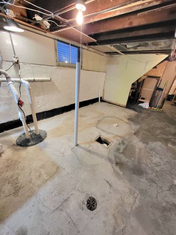 5530 W Warwick Avenue, Chicago, IL 60641