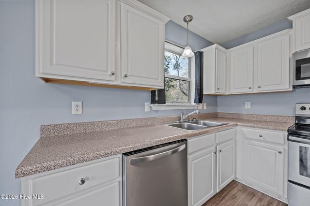 1102 Audrey Court, Jacksonville, NC 28540