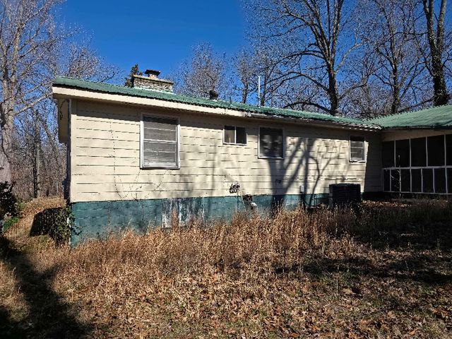 42 Pontiac Road, Cherokee Village, AR 72529