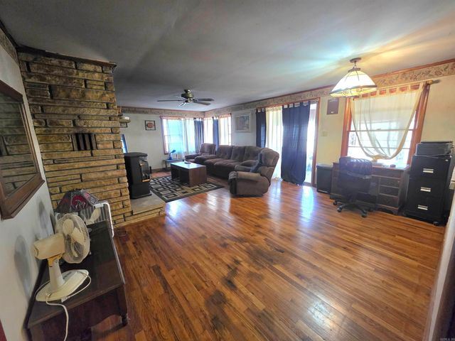 42 Pontiac Road, Cherokee Village, AR 72529