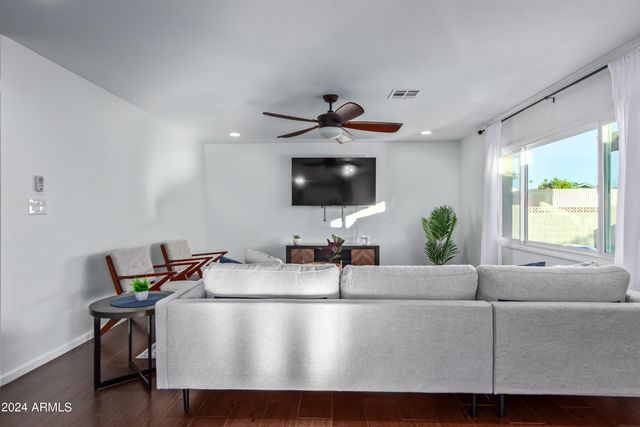 1645 E MANHATTON Drive, Tempe, AZ 85282
