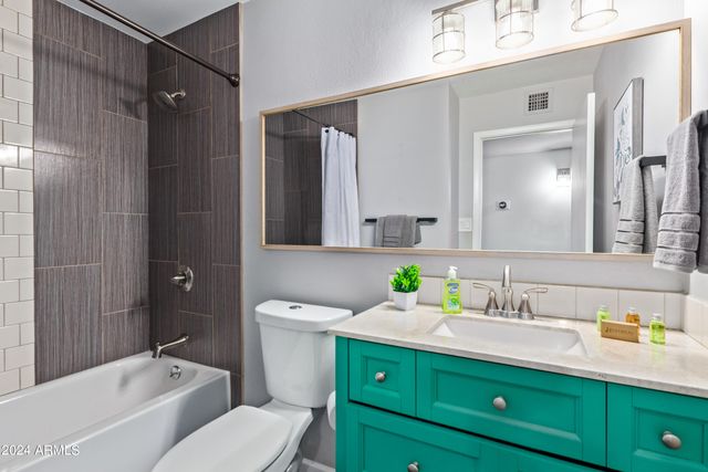 1645 E MANHATTON Drive, Tempe, AZ 85282