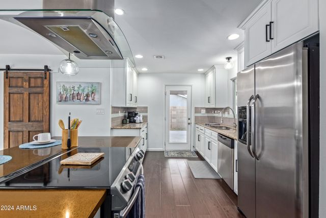1645 E MANHATTON Drive, Tempe, AZ 85282
