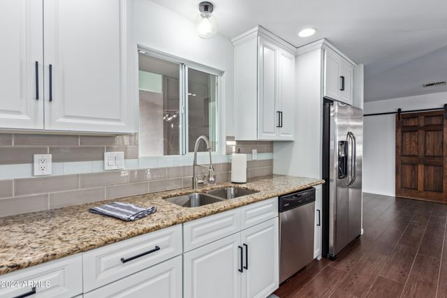 1645 E MANHATTON Drive, Tempe, AZ 85282