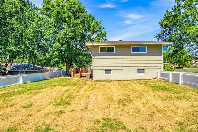 8200 Goodrich Road, Bloomington, MN 55437