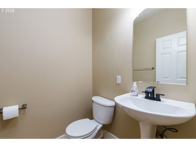 9149 Sw SWEEK Dr, Tualatin, OR 97062