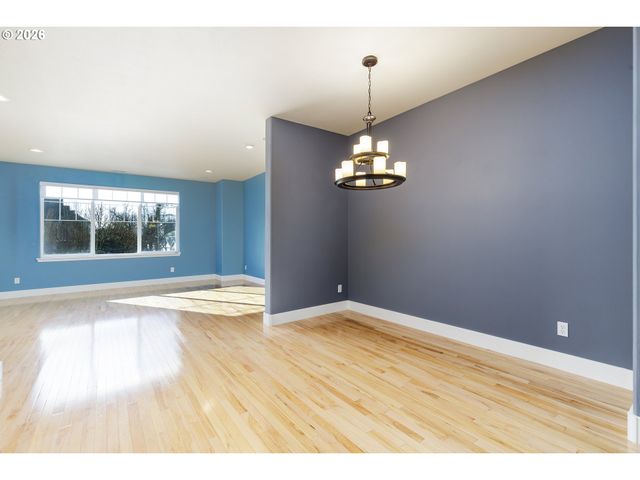 9149 Sw SWEEK Dr, Tualatin, OR 97062