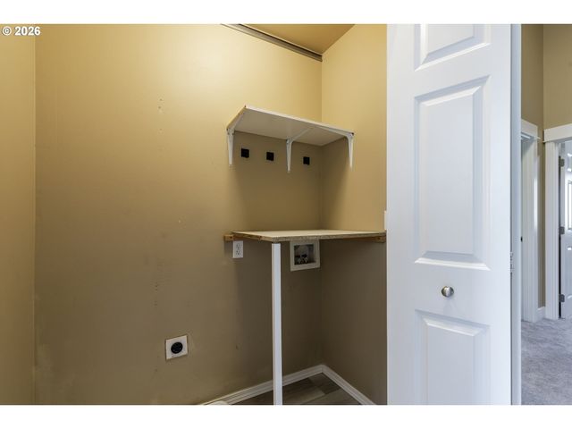 9149 Sw SWEEK Dr, Tualatin, OR 97062