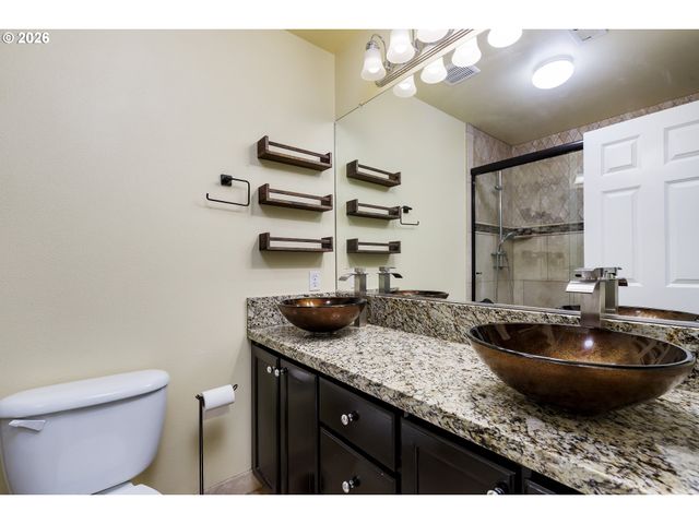 9149 Sw SWEEK Dr, Tualatin, OR 97062