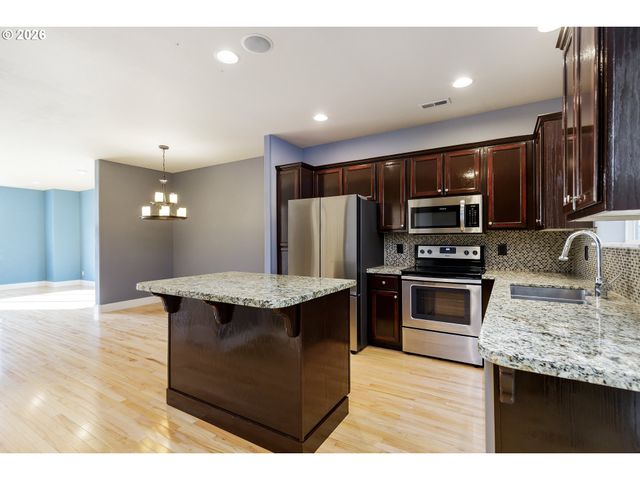 9149 Sw SWEEK Dr, Tualatin, OR 97062