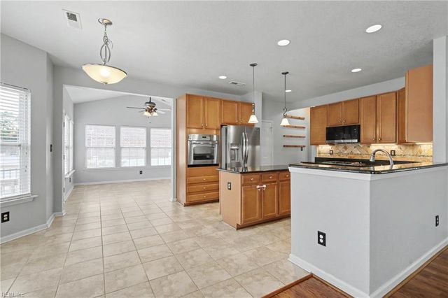 413 Quaker Ridge CT, Suffolk, VA 23435