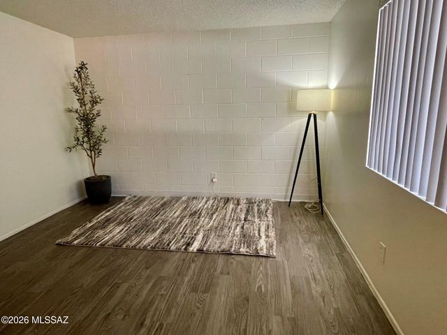 2230 E Fort Lowell Road, Tucson, AZ 85719