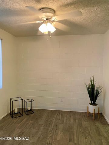 2230 E Fort Lowell Road, Tucson, AZ 85719