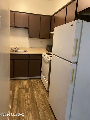 2230 E Fort Lowell Road, Tucson, AZ 85719