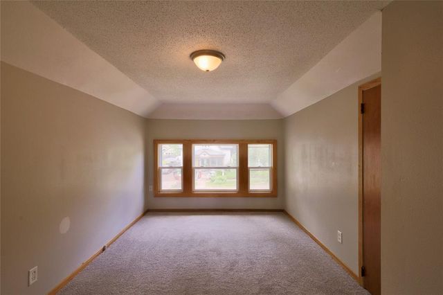 1533 E Madison Street, Eau Claire, WI 54703
