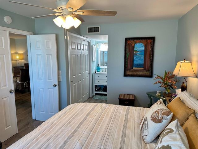 950 TARPON CENTER DRIVE 301, Venice, FL 34285