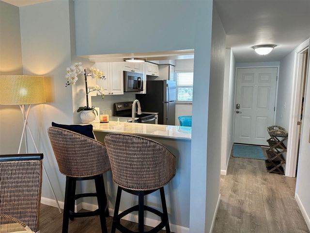 950 TARPON CENTER DRIVE 301, Venice, FL 34285