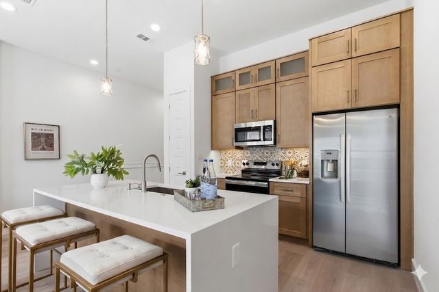2925 Spruce Valley Lane 303, Dallas, TX 75233