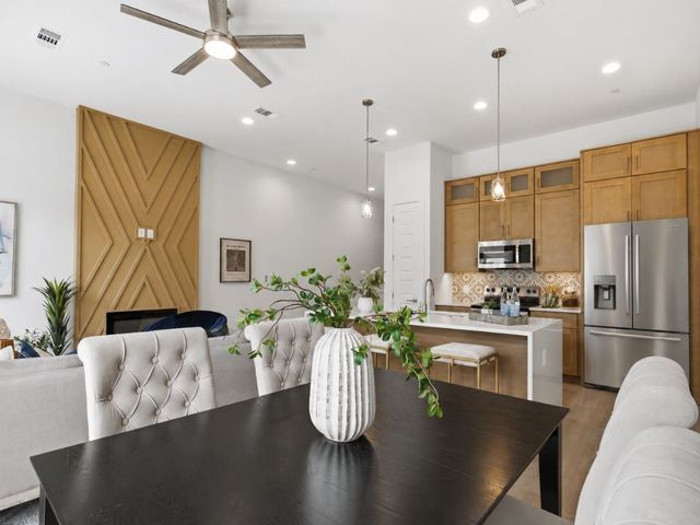 2925 Spruce Valley Lane 303, Dallas, TX 75233