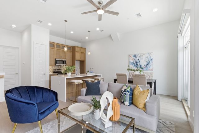 2925 Spruce Valley Lane 303, Dallas, TX 75233