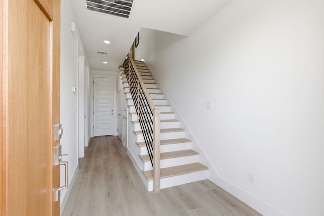 2925 Spruce Valley Lane 303, Dallas, TX 75233