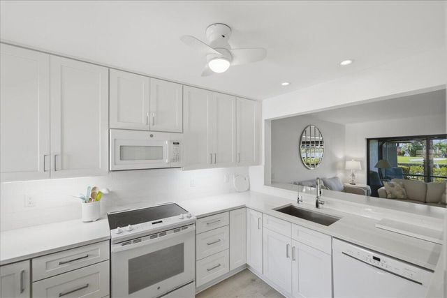 1102 SE Mitchell Avenue 205, Port St. Lucie, FL 34952