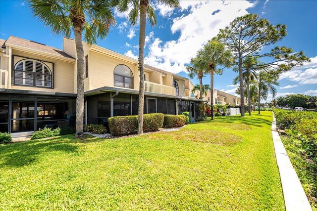 1102 SE Mitchell Avenue 205, Port St. Lucie, FL 34952