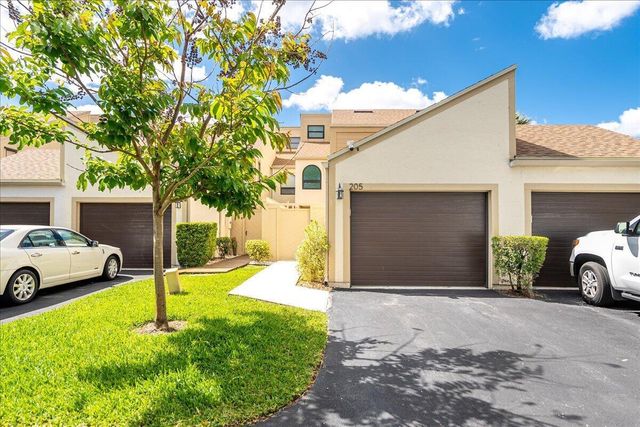 1102 SE Mitchell Avenue 205, Port St. Lucie, FL 34952