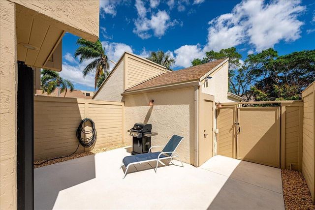 1102 SE Mitchell Avenue 205, Port St. Lucie, FL 34952