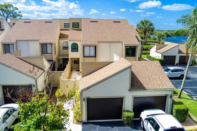 1102 SE Mitchell Avenue 205, Port St. Lucie, FL 34952