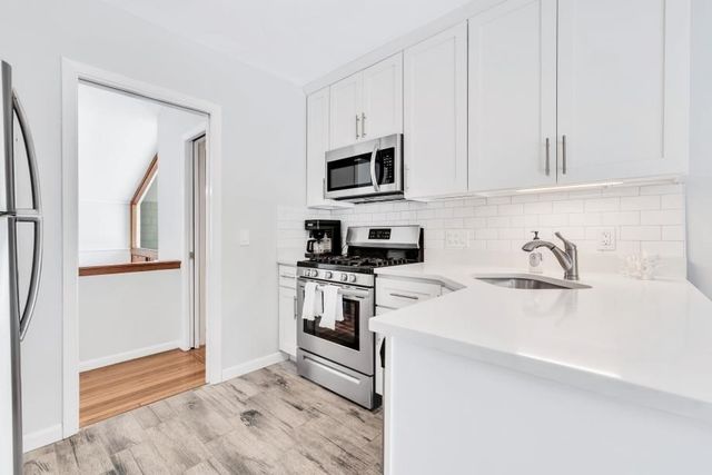 27 Running Light Way, Mashpee, MA 02649