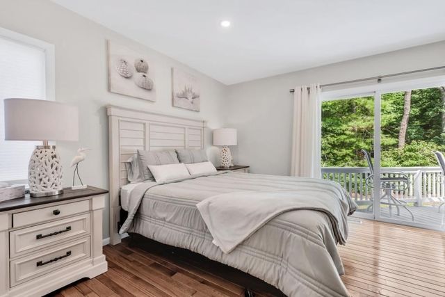 27 Running Light Way, Mashpee, MA 02649