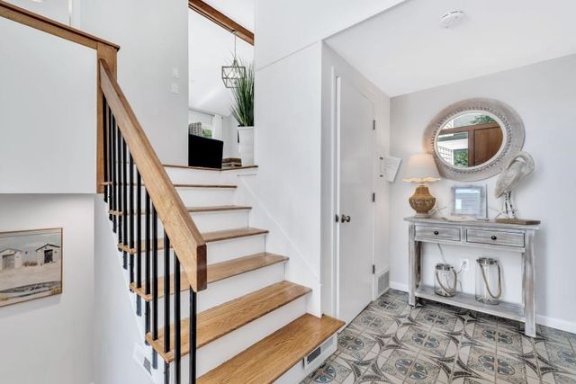 27 Running Light Way, Mashpee, MA 02649