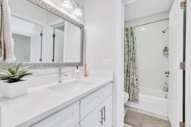 27 Running Light Way, Mashpee, MA 02649