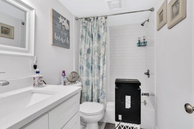 27 Running Light Way, Mashpee, MA 02649