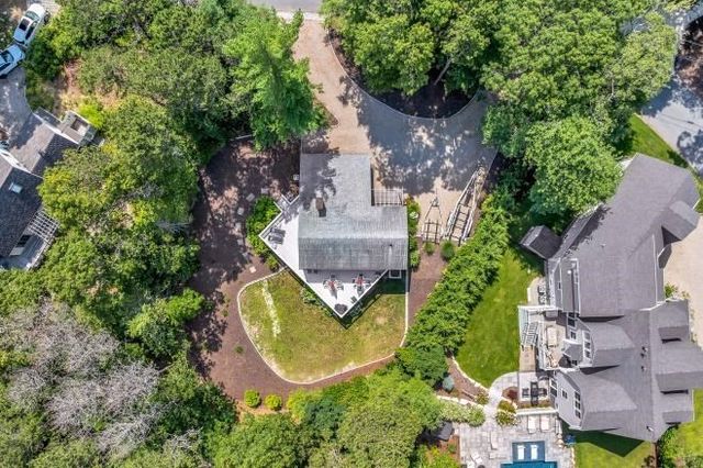 27 Running Light Way, Mashpee, MA 02649