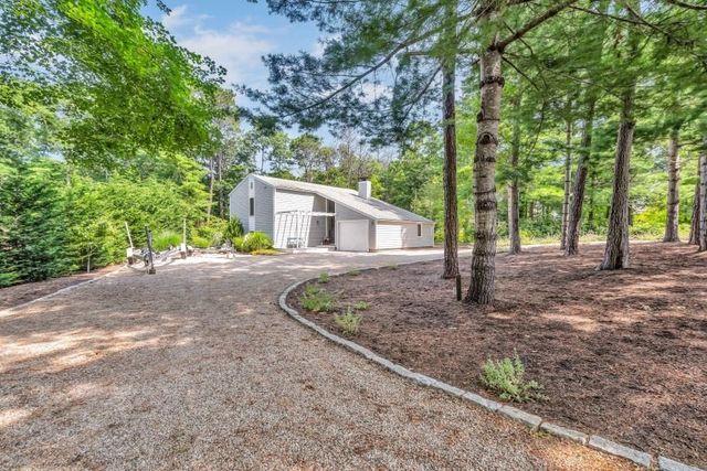 27 Running Light Way, Mashpee, MA 02649
