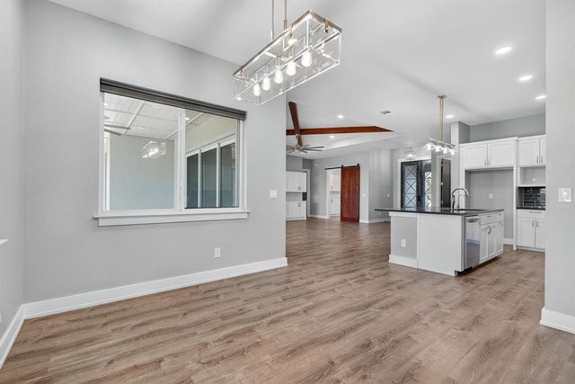 21603 Thomas CV, Lago Vista, TX 78645