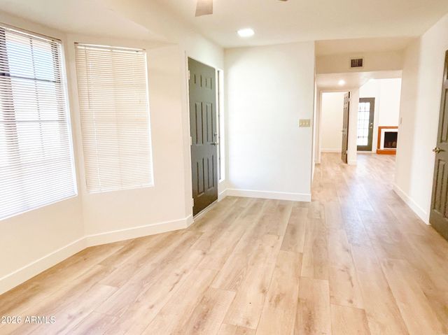 6816 E Kings Avenue, Scottsdale, AZ 85254