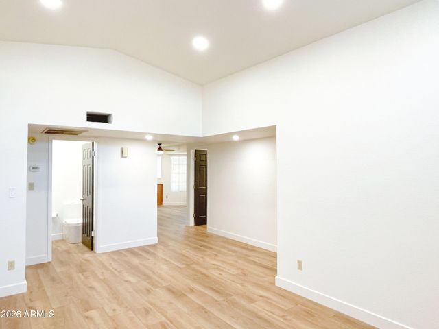 6816 E Kings Avenue, Scottsdale, AZ 85254