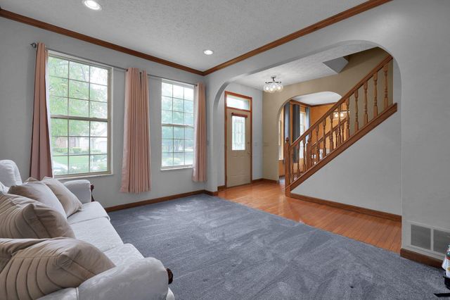 825 Brookside Drive, Pickerington, OH 43147