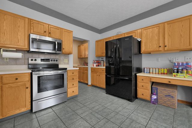 825 Brookside Drive, Pickerington, OH 43147