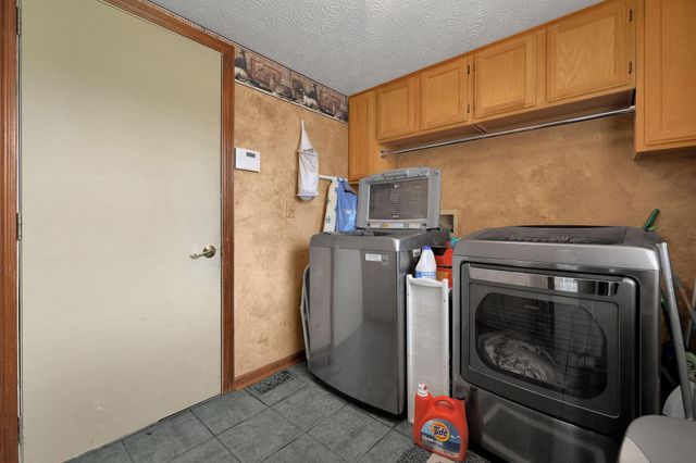 825 Brookside Drive, Pickerington, OH 43147
