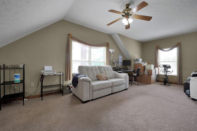 825 Brookside Drive, Pickerington, OH 43147