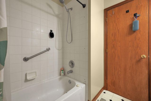 825 Brookside Drive, Pickerington, OH 43147