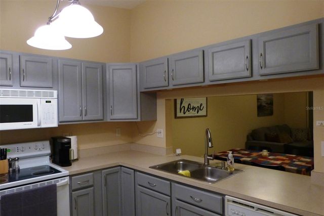 1610 SEASCAPE CIRCLE 1610, Tarpon Springs, FL 34689