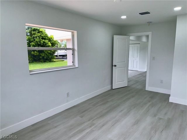 6187 Island Park CT, Fort Myers, FL 33908