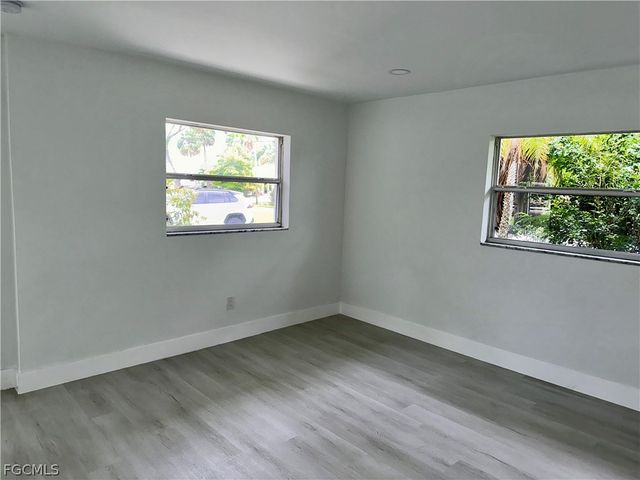 6187 Island Park CT, Fort Myers, FL 33908